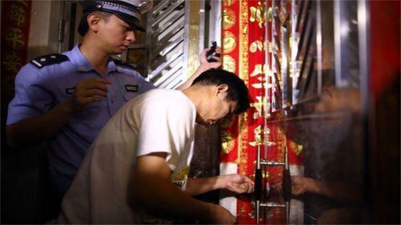 连云港请开锁师傅开了锁后，师傅为什么一般都不进门，就算主人请也不进去？